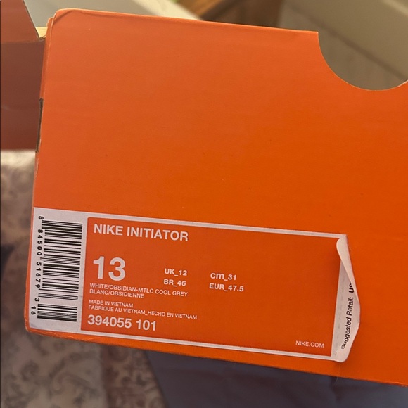 Nike Men's White and Gray Sneakers with Blue Accents - Picture 2 of 3